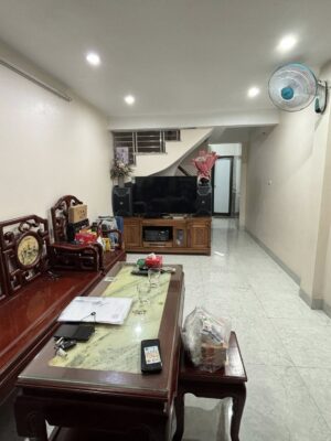 NHÀ DÂN XÂY 3 TẦNG – QUẬN LONG BIÊN – KHU VỰC YÊN TĨNH, SẠCH SẼ – HÀNG XÓM THÂN THIỆN – DÂN CƯ VĂN MINH.