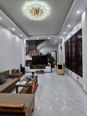 NHÀ DÂN XÂY QUẬN LONG BIÊN, Ô TÔ ĐỖ CỬA, VÀO NHÀ, 10M RA Ô TÔ TRÁNH ĐỖ NGÀY ĐÊM