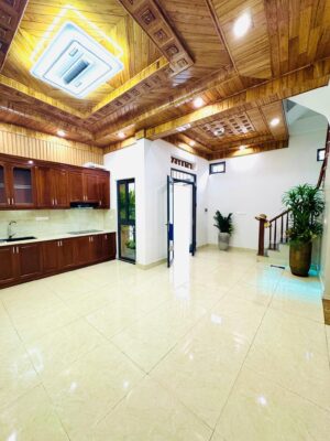 NHÀ MỚI Ở NGAY TẠI TRUNG TÂM QUẬN LONG BIÊN – FULL NỘI THẤT, GIAO THÔNG THUẬN TIỆN – XUNG QUANH TIỆN ÍCH VÔ VÀN